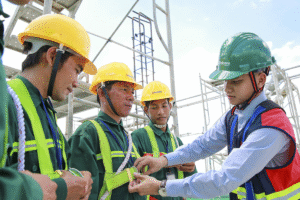 Thẻ an toàn lao động thuộc nhóm 3 theo quy định.