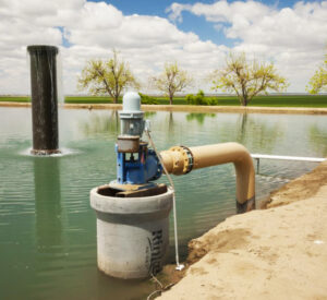 Trạm quan trắc nước ngầm theo dõi chất lượng nguồn nước dưới đất.