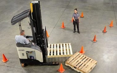 An toàn xe nâng: Quy chuẩn huấn luyện an toàn vận hành xe nâng